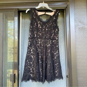 Black Swan Lace Dress L